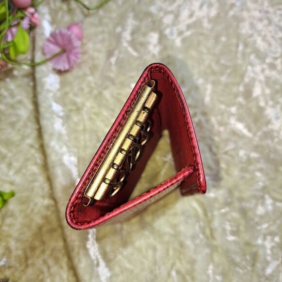 Authentic Louis Vuitton Epi Keyring - Picture 3 of 10